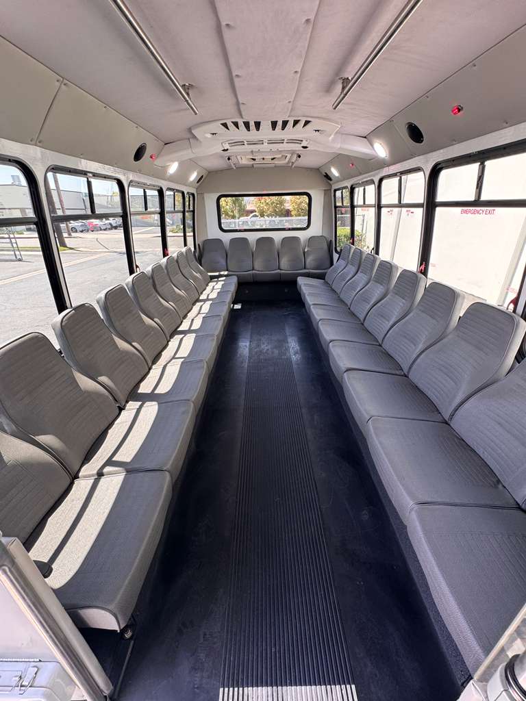 2021 Ford E450 Super Duty Shuttle Bus