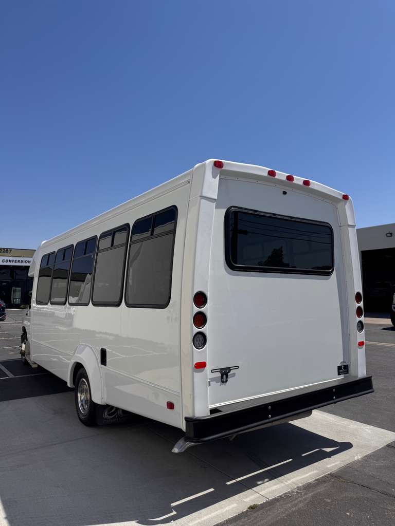 2021 Ford E450 Super Duty Shuttle Bus