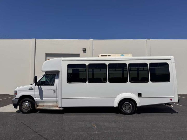 2021 Ford E450 Super Duty Shuttle Bus