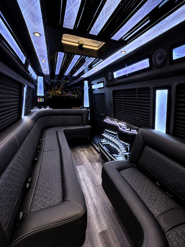 Mercedes Sprinter Limo: 2026 3500 XD, 170 High Roof