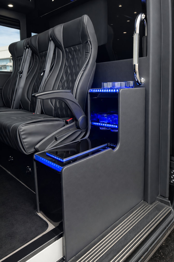 Mercedes Sprinter Shuttle: 2026, 3500XD 170"