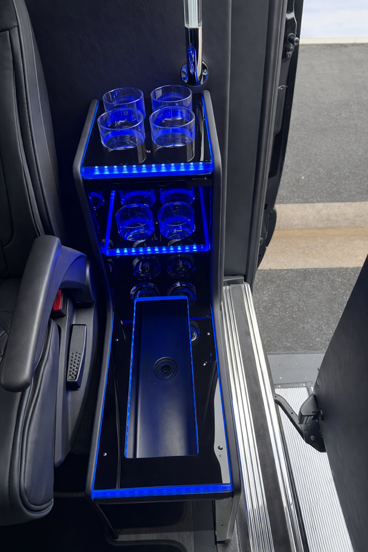 Mercedes Sprinter Shuttle: 2026, 3500XD 170"
