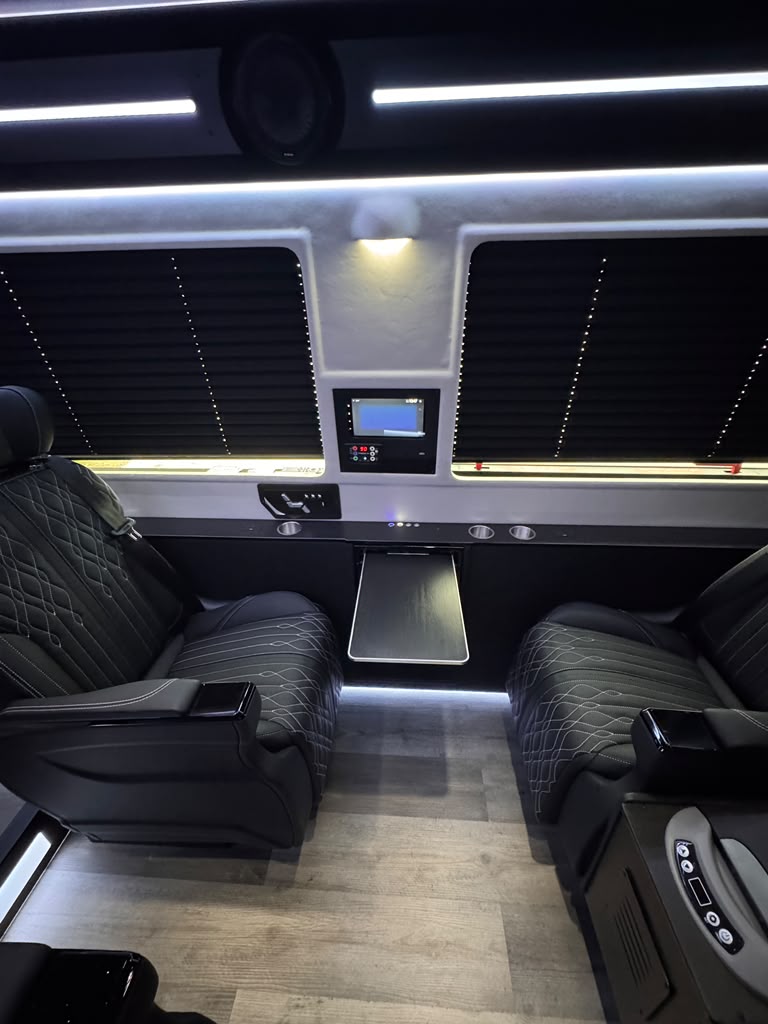 Mercedes Sprinter CEO: 2025, 3500XD 170"