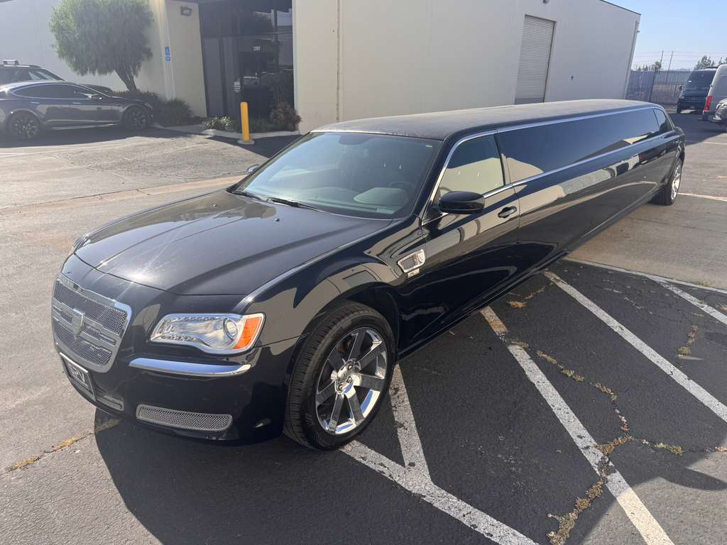 2014 Chrysler 300 Limousine