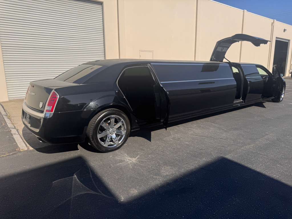 2014 Chrysler 300 Limousine