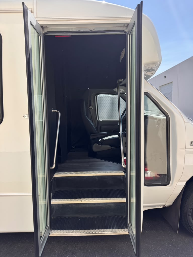 2022 Ford E450 Super Duty Party Bus